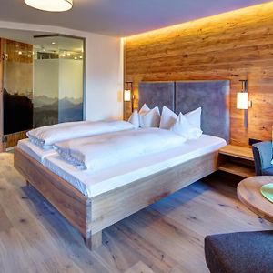 Deluxe Zimmer mit Kingsize-Bett